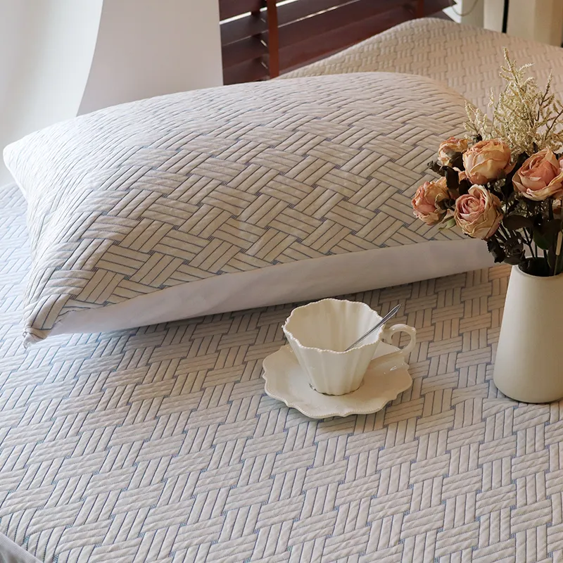 Lattice Serues Ice Silk Bed Cover